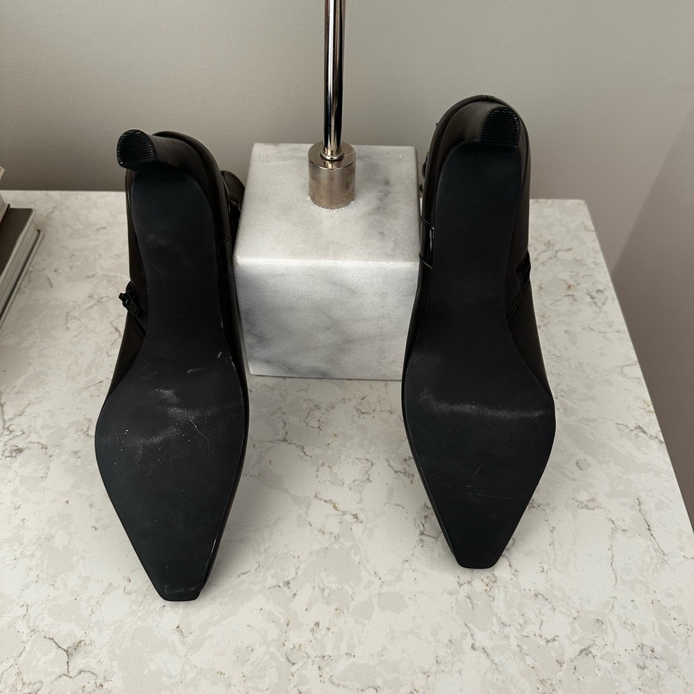 Elegant Black Ankle Boots - Picture 5 of 5